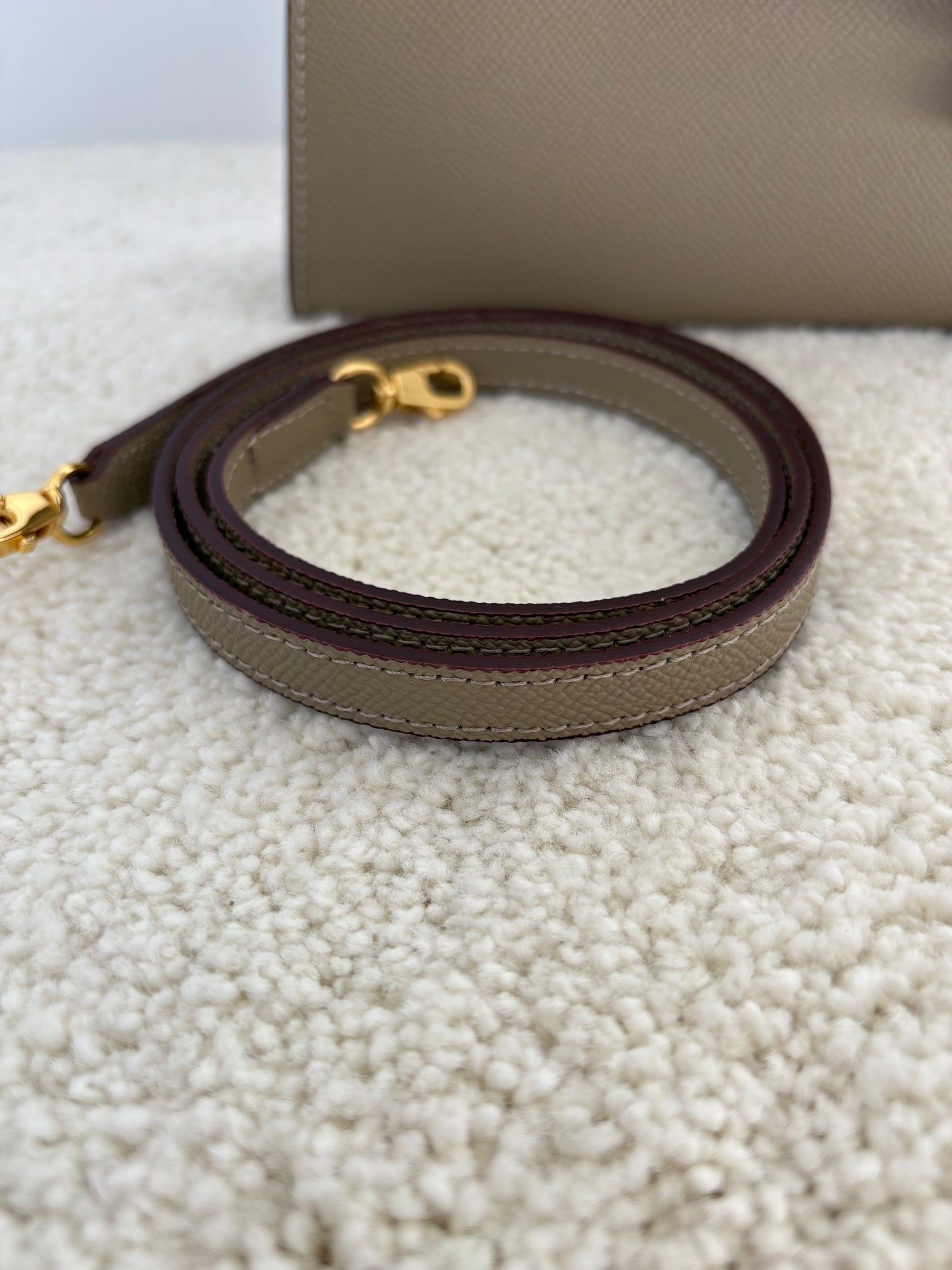 Sac Kelly Élégance 19 cm – Taupe Classique